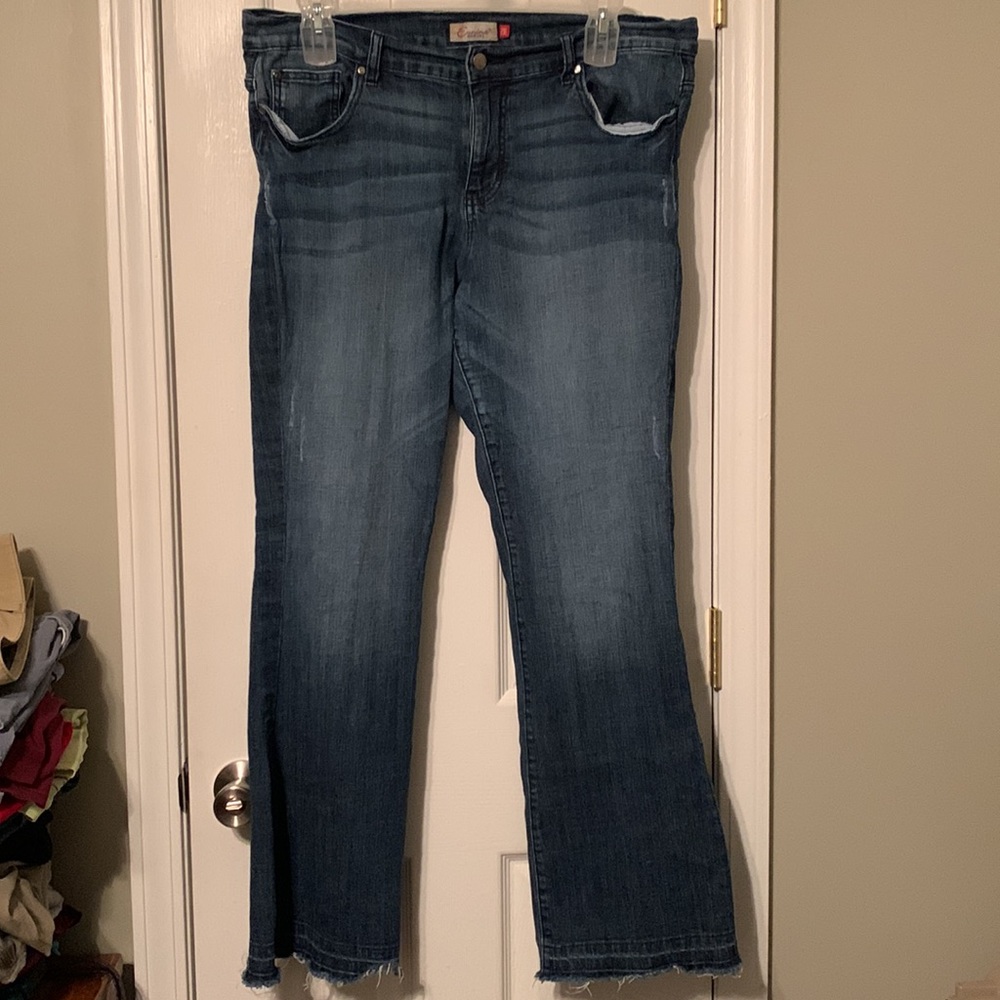 Eunina Size 2XL Flare Jeans